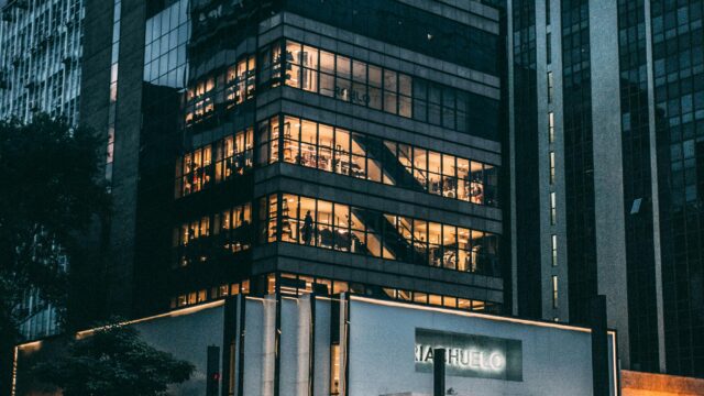 Quem comprou empresa, responde pelas dívidas trabalhistas anteriores?